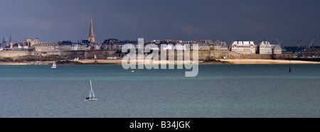 Un panorama di Saint Malo intra muros Foto Stock