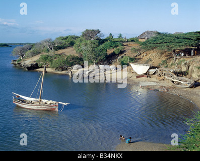 Kenya, Distretto di Lamu, Kiwaiyu. Un piccolo porto riparato sull isola di Kiwaiyu, a nord di Lamu. Foto Stock