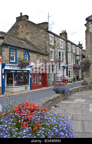 Ponte Pateley High Street, North Yorkshire, Regno Unito Foto Stock