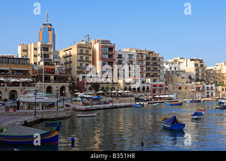 Ristoranti e Torre di Portomaso, St Julian's waterfront, Malta Foto Stock