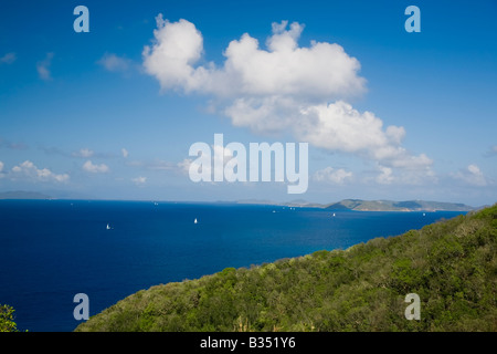 Isole Vergini Britanniche attraverso il Sir Francis Drake canale da San Giovanni in Isole Vergini Americane Foto Stock