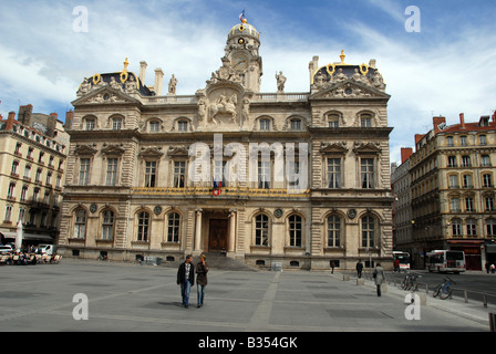 L' Hotel de Ville (municipio di Lione sulla Place des Terreaux e la Place de la Comédie nella città vecchia di Lione, Francia Foto Stock