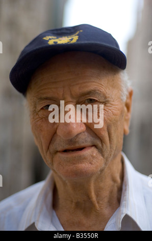 Anziani uomo croato veterano di Tito's partigiani a Hvar, in Croazia Foto Stock