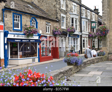 Ponte Pateley High Street, North Yorkshire, Regno Unito Foto Stock