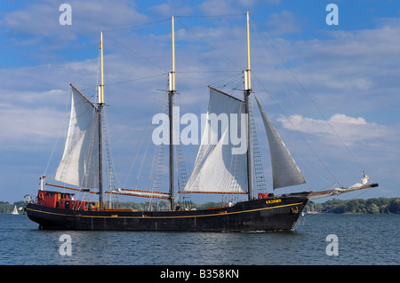 Tall veliero gita crociera in barca nel porto di Toronto sul lago Ontario Foto Stock