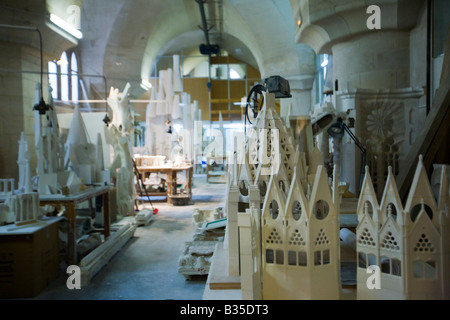 Spagna Barcellona scala modello di edificio in Museo laboratorio della chiesa della Sagrada Familia progettata Antoni Gaudi architetto Foto Stock