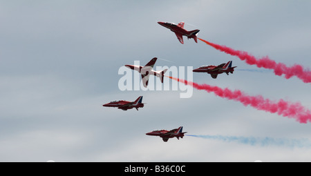 Regno Unito, Inghilterra, il 16 agosto 2008. Le frecce rosse a Airbourne, annuale airshow sul lungomare di Eastbourne. Foto Stock