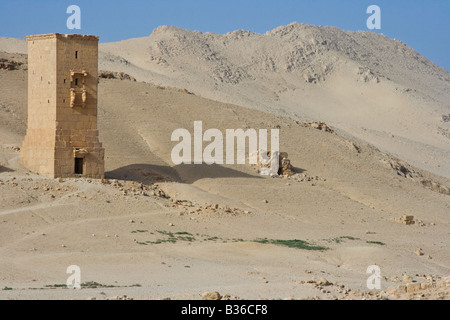 Funeraria romana torri nella Valle del Tombe nelle rovine di Palmyra in Siria Foto Stock