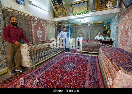 Tappeto persiano Shop nel bazaar e Vakil in Shiraz Iran Foto Stock