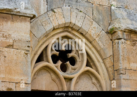 Finestra in un corridoio con soffitto a volta all'interno di Crak Des Chevaliers o Al Hosn Castello dei Crociati in Siria Foto Stock