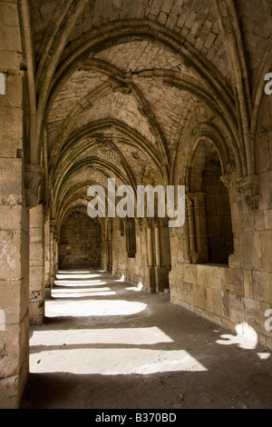 Corridoio con soffitto a volta all'interno di Crak Des Chevaliers o Al Hosn Castello dei Crociati in Siria Foto Stock