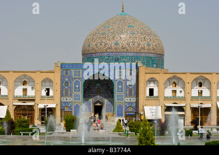 Lo Sceicco Lotfollah moschea imam Square a Esfahan Iran Foto Stock