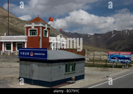 Khunjerab Pass e il confine tra la Cina e il Pakistan Foto Stock