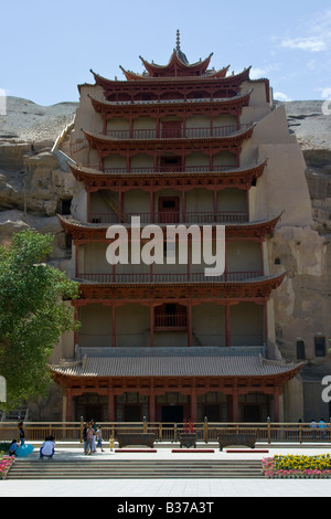 Nove piani pagoda di alloggiamento della statua di Budda a Grotte di Mogao Dunhuang nella provincia di Gansu in Cina Foto Stock