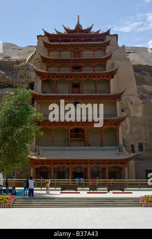 Nove piani pagoda di alloggiamento della statua di Budda a Grotte di Mogao Dunhuang nella provincia di Gansu in Cina Foto Stock