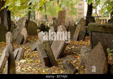 Cimitero ebraico sulle lapidi del cimitero giudaica, Praga, Repubblica Ceca Foto Stock