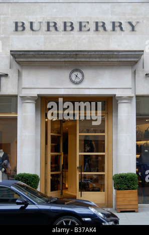 Burberry moda tradizionale shop esterno New Bond Street London Inghilterra England Foto Stock