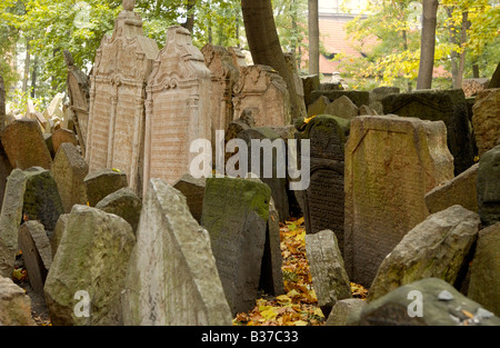 Cimitero ebraico sulle lapidi del cimitero giudaica, Praga, Repubblica Ceca Foto Stock