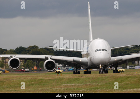 Airbus A380-842 sulla pista Farnborough Air Show 2008 Foto Stock