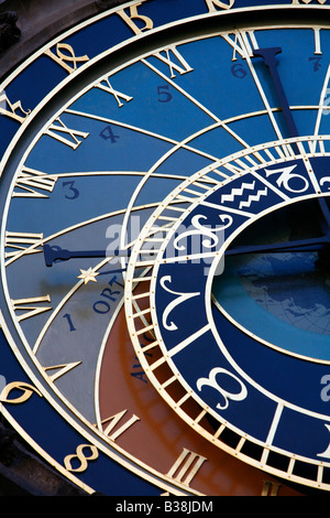 Agosto 2008 - L'orologio astronomico del Municipio della Città Vecchia di Praga Repubblica Ceca Foto Stock