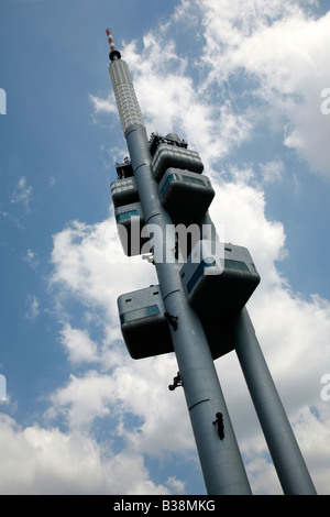 Agosto 2008 - Zizkov TV Tower di Praga Repubblica Ceca Foto Stock