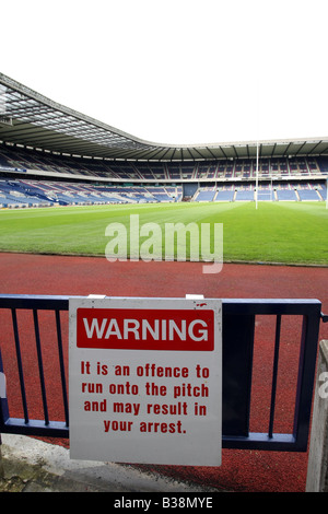 Segno a Murrayfield Stadium di Edimburgo, Scozia, fan di avvertimento a non correre sul Passo come si possono affrontare l'arresto Foto Stock