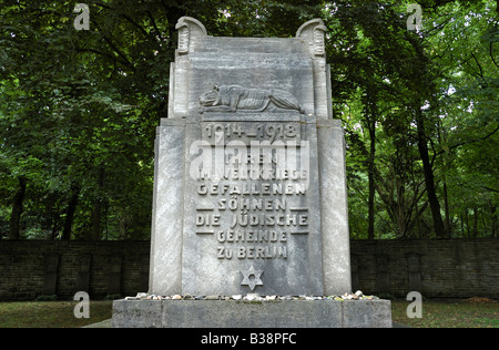 Memoriale di soldati ebrei che morirono combattendo per la Germania nella Prima Guerra Mondiale, il Cimitero di Weissensee, Berlino Foto Stock