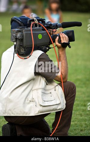 TV professionale da cameraman di notizie. Foto Stock