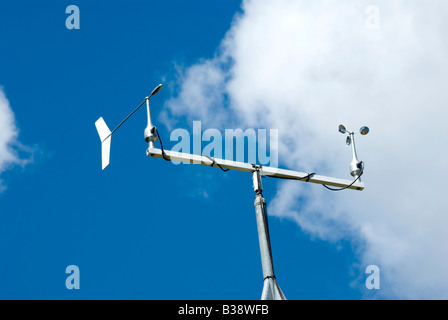 La banderuola eolica e anemometro Foto Stock