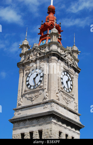 Il lungomare di clock tower, Margate, Kent, England, Regno Unito Foto Stock