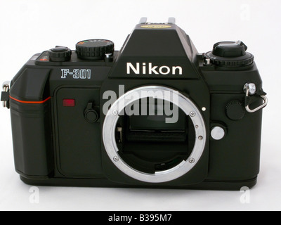 Usato Nikon 301 SLR Fotocamera senza obiettivo tagliare Foto Stock
