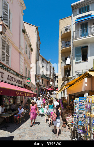 Negozi e cafè nella città vecchia (Le Suquet), Cannes, Cote d' Azur, Provenza, Francia Foto Stock