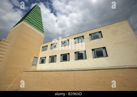 Città di Oxford, Inghilterra. West aspetto della Said Business School (SBS) con la moderna sognando la guglia a Hythe Bridge Street. Foto Stock