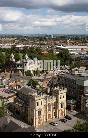 County Hall vista dalla torre del Boston chiesa parrocchiale Saint Botolph, conosciuto popolarmente come il moncone, Boston, Lincolnshire, Regno Unito Foto Stock