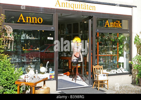 Deutschland, Berlino, Troedelladen im Nikolaiviertel, Nicholas trimestre a Berlino Germania Foto Stock