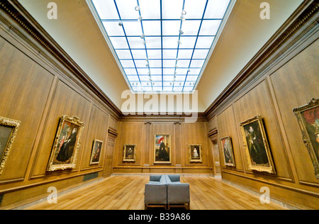 WASHINGTON DC, Stati Uniti d'America - La Galleria Nazionale di Arte è un museo di arte, situato sul National Mall di Washington, D.C. Il museo fu istituito nel 1938 dal Congresso degli Stati Uniti, con i fondi per la costruzione e per una notevole collezione d'arte donata da Andrew W. Mellon più grandi opere d'arte donata dal Lessing J. Rosenwald, arte italiana contributi da Samuel Henry Kress e più di duemila sculture, dipinti, pezzi di arte decorativa, e porcellane da Joseph E. Widener. Come un risultato di lasciti come questi, la National Gallery ospita oggi una delle più belle collezioni di Western pa Foto Stock