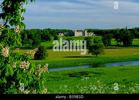 Regno Unito Scozia pavimenti roxburgh il castello e il fiume tweed roxburgh station wagon Foto Stock