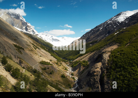 Valley nel Parco Nazionale Torres del Paine sul circuito del Paine Foto Stock