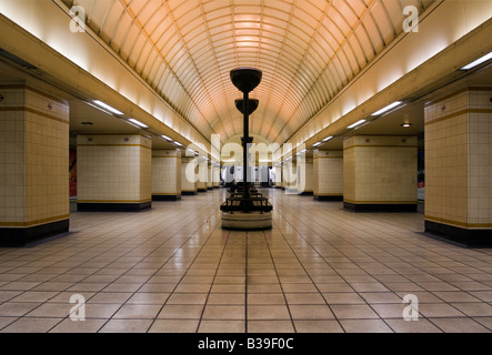 Gants Hill Londra Stazione della metropolitana Central Line Londra Foto Stock