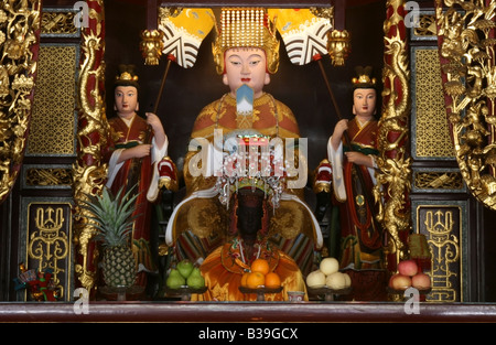 Statua del taoista di salvia Ma Zu o Ma Chu Po ( nome originale Lin Mo Niang ) , la dea del mare , Thian Hock Keng Temple. Foto Stock