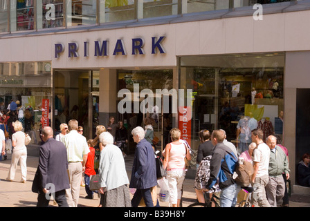 Primark negozio di abbigliamento in Norwich, Norfolk, Regno Unito Foto Stock