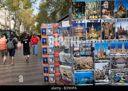 Cartolina stand, Las Ramblas, Barcelona Foto Stock