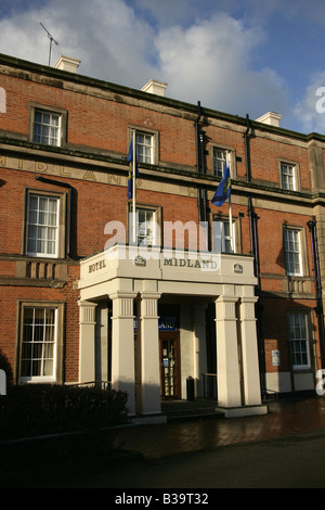 Città di Derby, Inghilterra. Le Midlands Hotel, che è stato progettato da nord ferrovia Midland architetto Francesco Thompson. Foto Stock