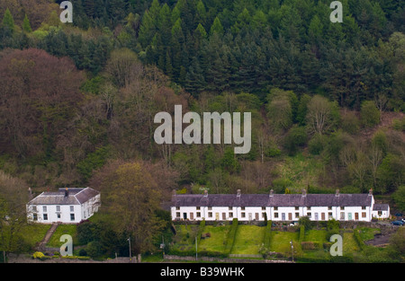 Inizio del XIX secolo case a schiera alloggiamento industriale costruito nel 1804 per i lavoratori di ferro a Cwmavon vicino a Blaenavon South Wales UK Foto Stock