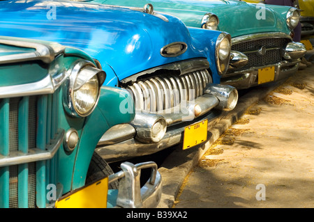 Dettaglio di oldtimers - vintage americano classico auto parcheggiata su una strada di Havana, Cuba Foto Stock