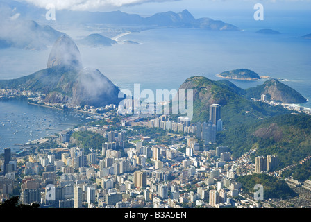Vista panoramica di Rio de Janeiro e la Montagna Sugar Loaf, Brasile. Foto Stock
