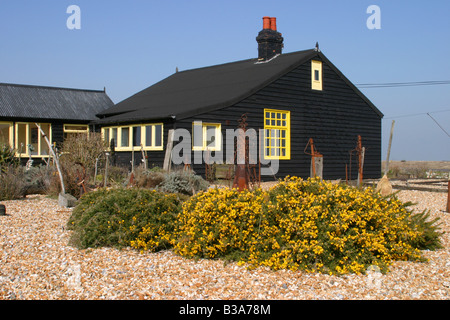 Prospettiva Cottage ex casa del tardo regista Derek Jarman Dungeness Kent Foto Stock