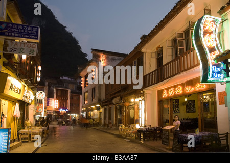 Caffè, Yangshuo, Guilin, provincia di Guangxi, Cina Foto Stock