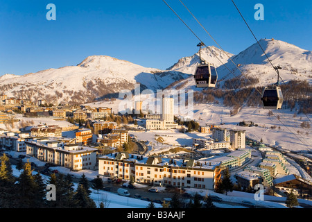 Sestriere Ski Resort (sito di giochi olimpici invernali), Provincia di Torino, Piemonte, Italia Foto Stock