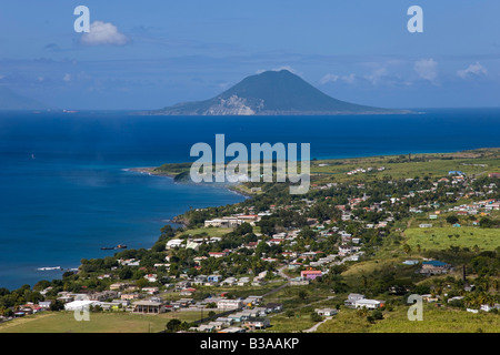 Caraibi, St Kitts e Nevis, Saint Kitts, vista in elevazione da Brimstone Hill Fortress inc. St. Eustatius Isola Foto Stock